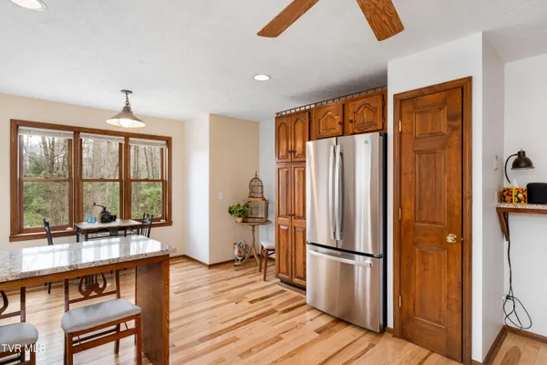 $649,900 | 244 Markland Hill Road, Roan Mountain, TN 37687