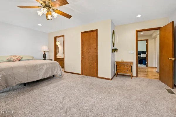 $649,900 | 244 Markland Hill Road, Roan Mountain, TN 37687