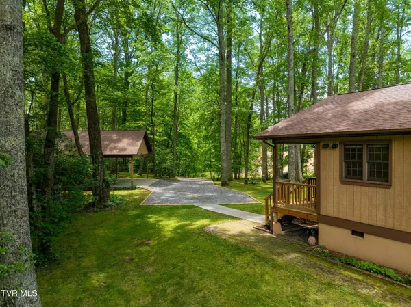 $649,900 | 244 Markland Hill Road, Roan Mountain, TN 37687
