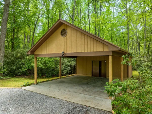$649,900 | 244 Markland Hill Road, Roan Mountain, TN 37687
