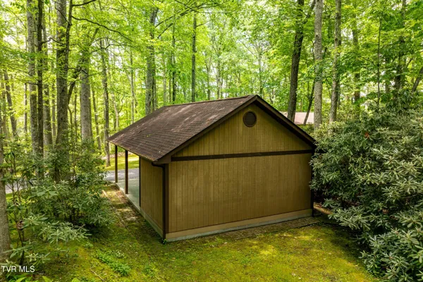 $649,900 | 244 Markland Hill Road, Roan Mountain, TN 37687