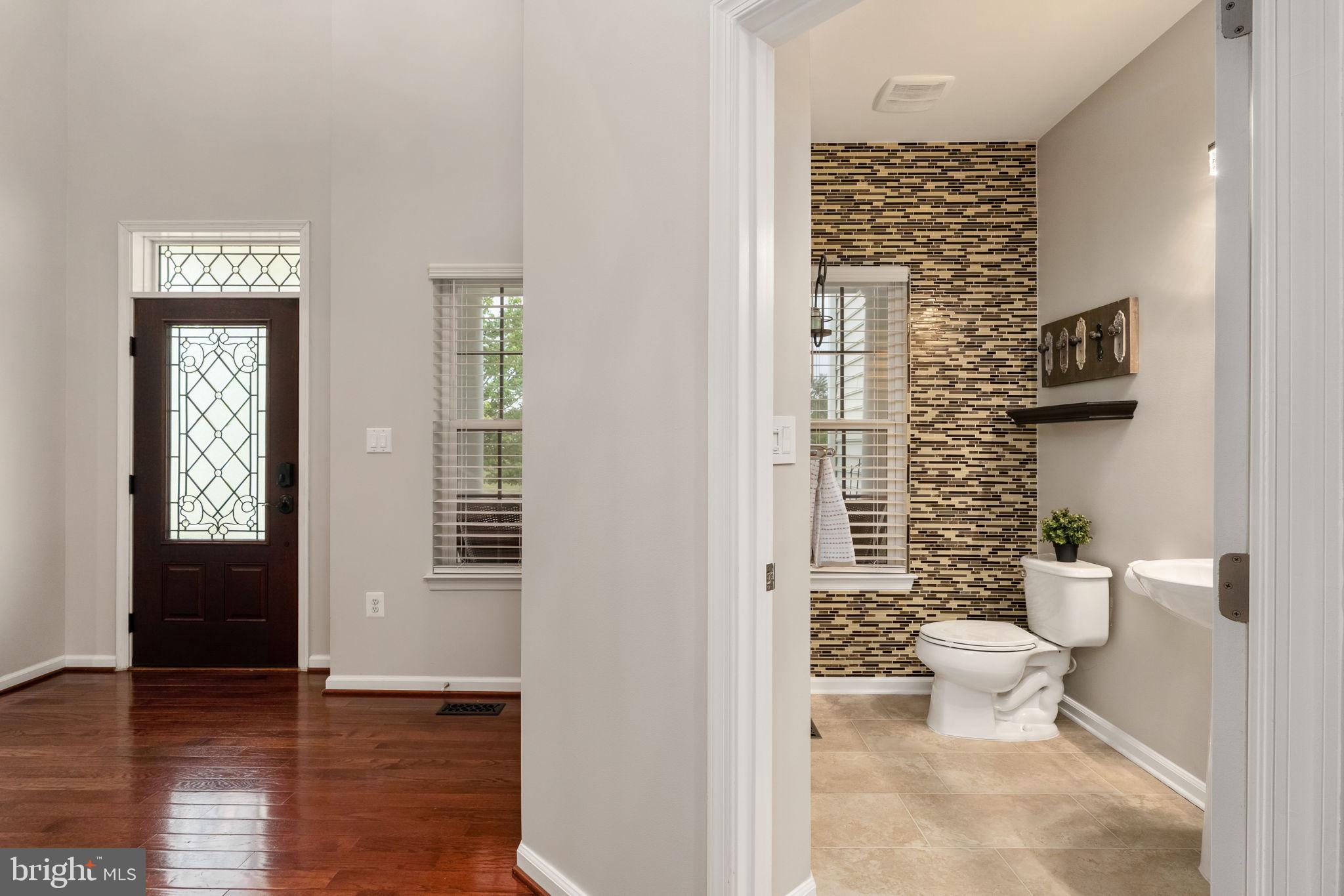 9417 Reservoir Road Fredericksburg, VA 22407 - Photo 33 of 80 Inviting entryway with stylish accents.