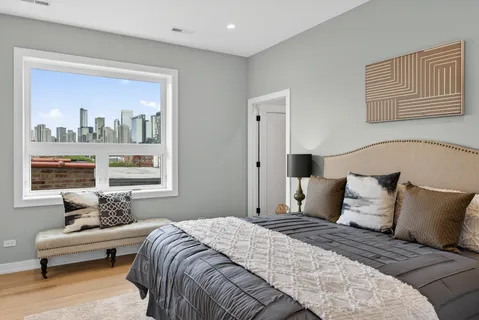 $899,000 | 1347 West Grand Avenue, Unit 2N, Chicago, IL 60642
