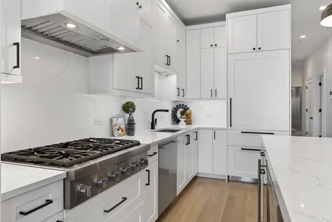 $899,000 | 1347 West Grand Avenue, Unit 2N, Chicago, IL 60642