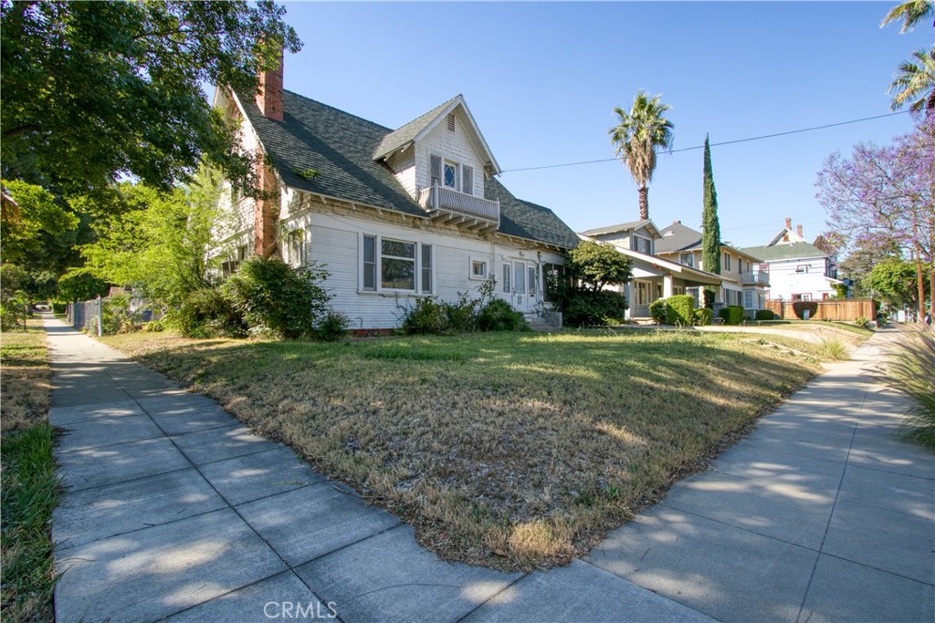 3893 Pine Street Riverside, CA 92501 - Photo 3 of 46