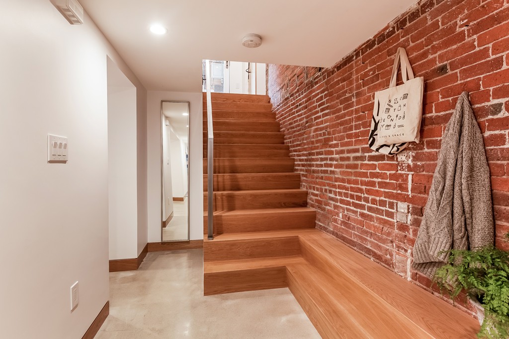33 Worcester Street, Unit 1 Boston, MA 02118 - Photo 14 of 23 a view of entryway with a house