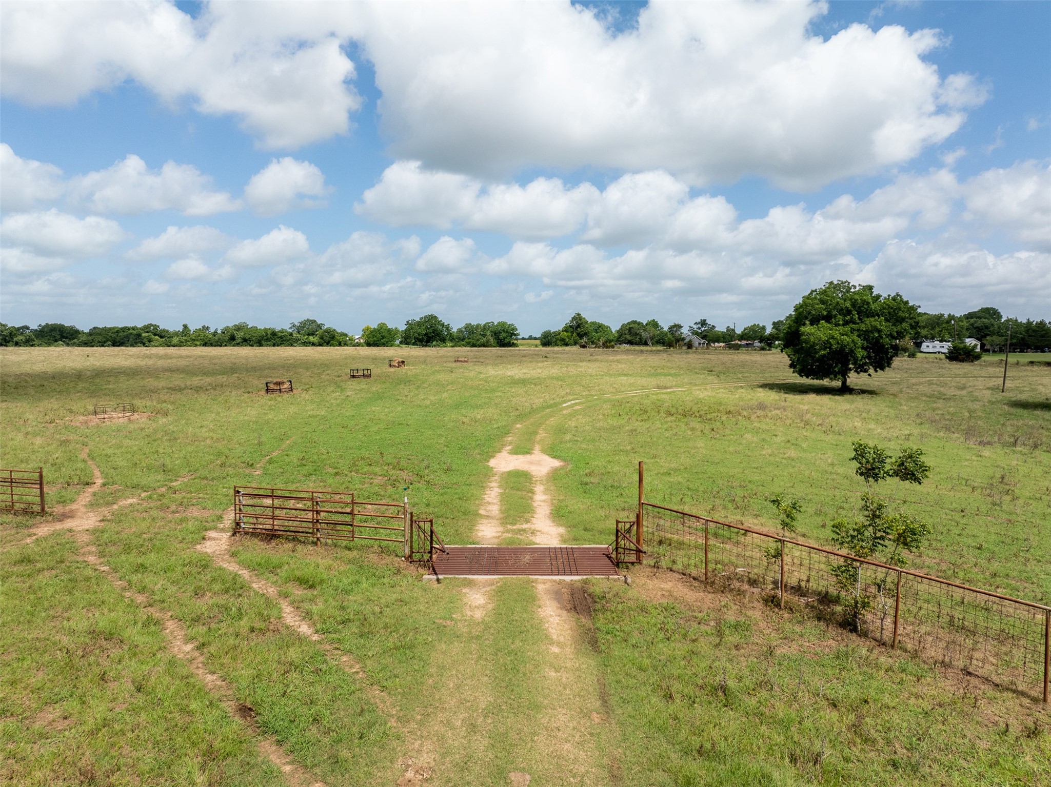 6550 Gibbs Creek Road Chappell Hill, TX 77426 - Photo 29 of 32 a view of an ocean with city view