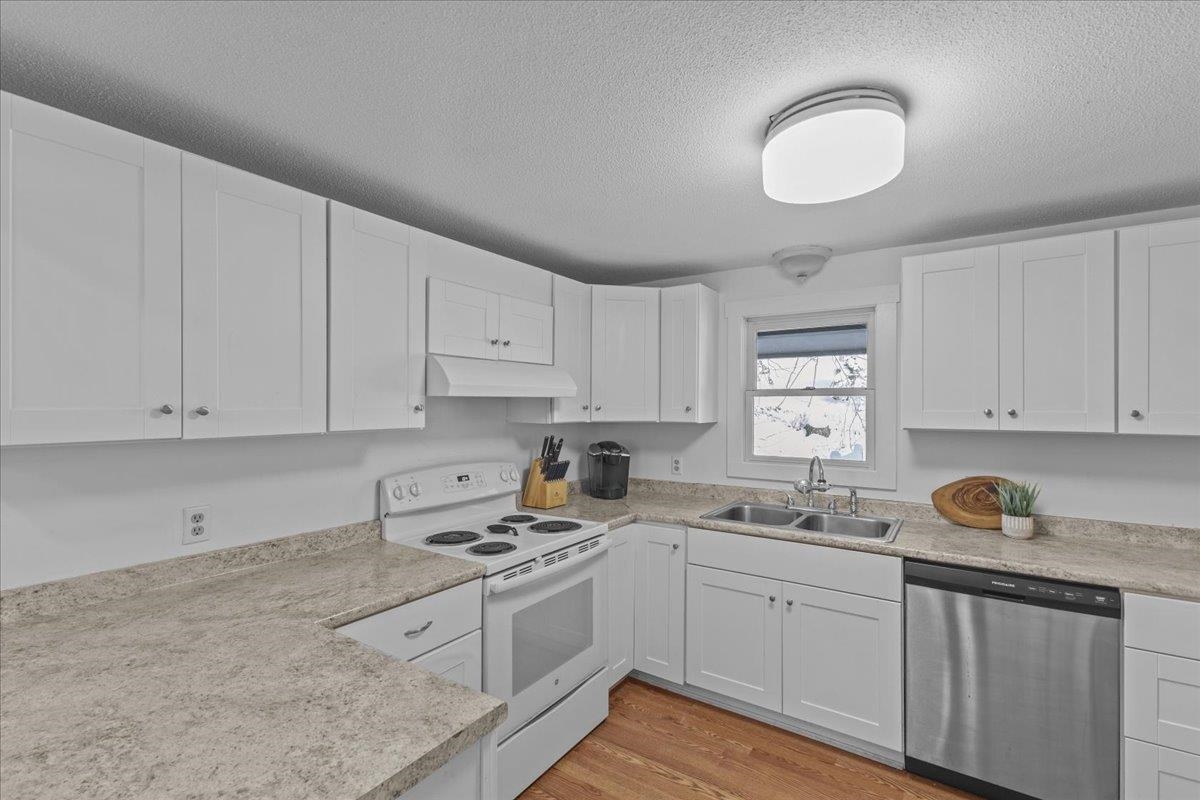 1324 Nebraska Valley Road Stowe, VT 05672 - Photo 12 of 40