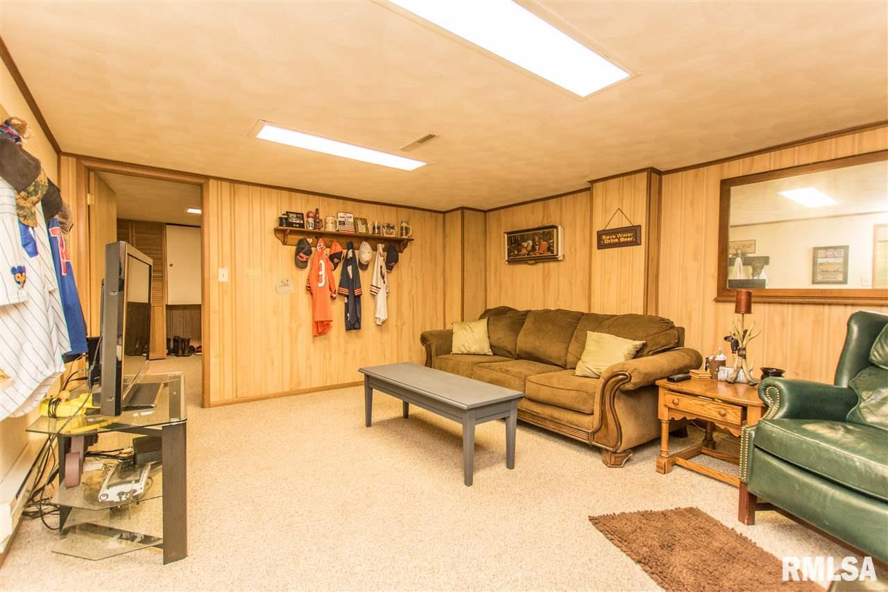 1418 Anna Road Pekin, IL 61554 - Photo 22 of 36 Gallery Image 22