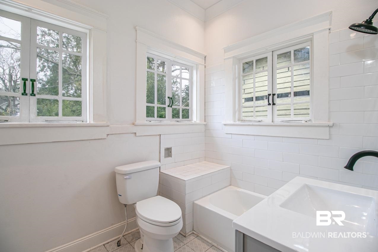 814 South Broad Street Mobile, AL 36603 - Photo 11 of 29