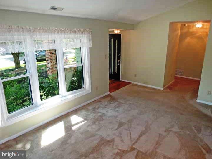 2554 Valley View Road Bensalem, PA 19020 - Photo 12 of 25 Living Room