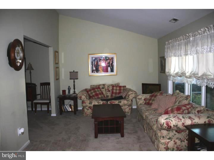 2554 Valley View Road Bensalem, PA 19020 - Photo 15 of 25 Living Room
