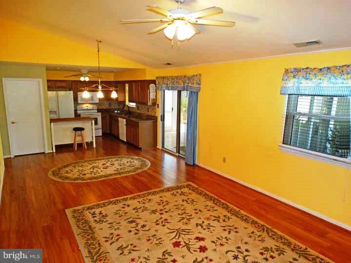 2554 Valley View Road Bensalem, PA 19020 - Photo 5 of 25 Family Room