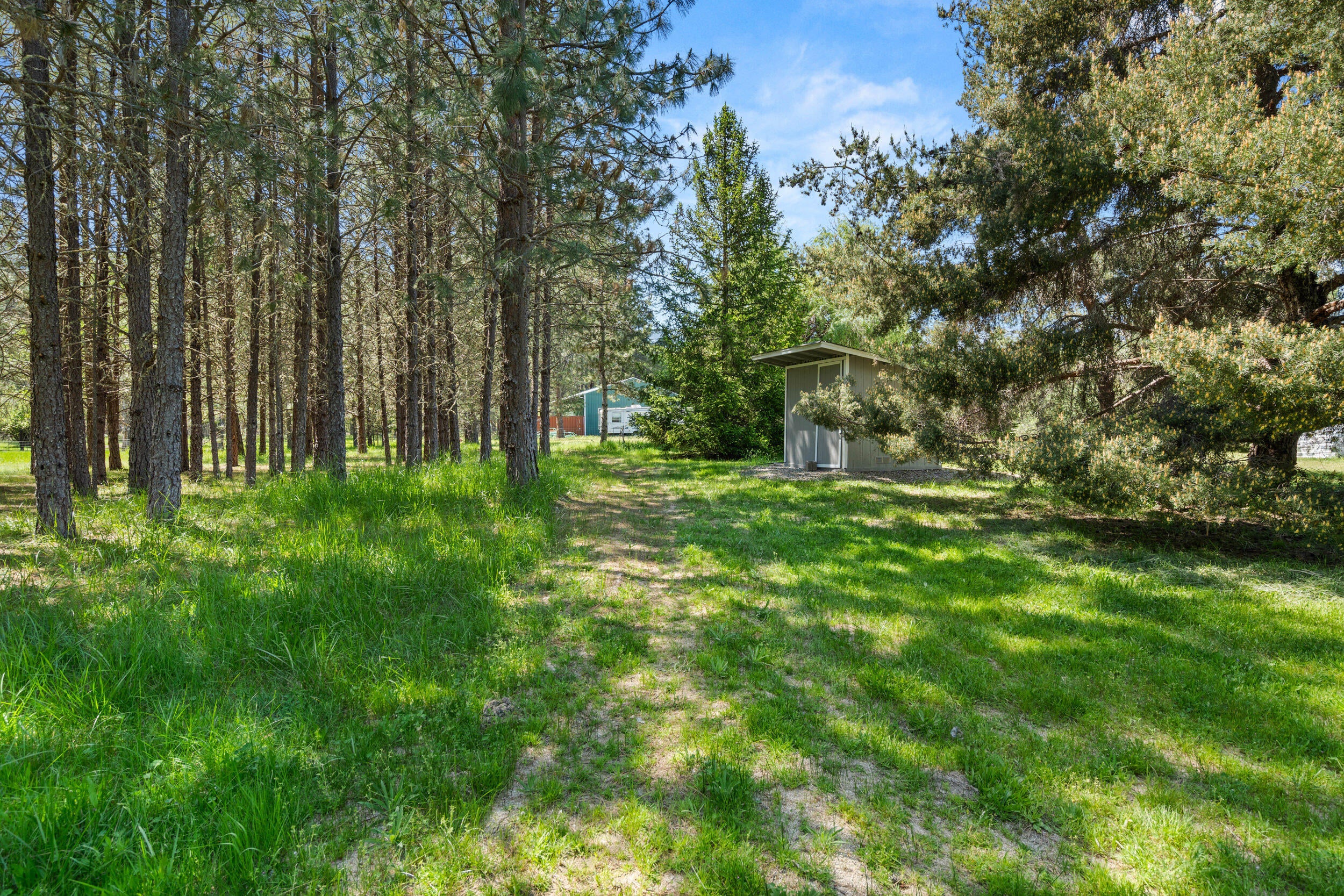 695 Minthorne Road Rogue River, OR 97537 - Photo 44 of 48 44_695 minthorne rd-28