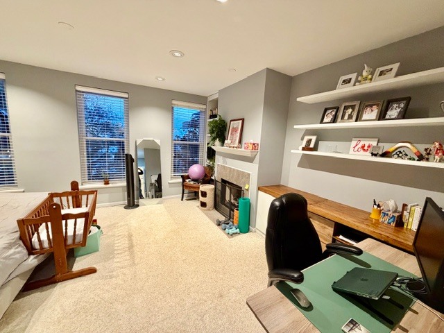 Undisclosed Address Chicago, IL 60614 - Photo 8 of 18 a workspace with furniture