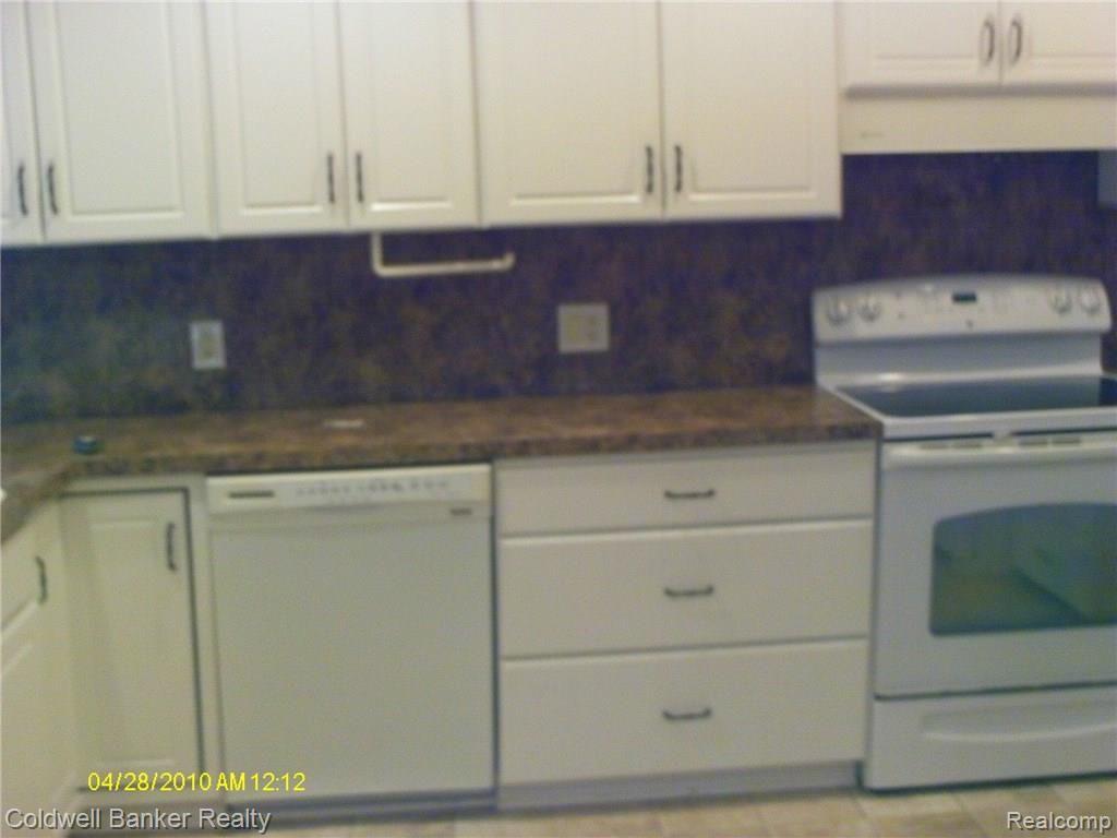 32439 Hayes Road Warren, MI 48088 - Photo 9 of 25 Gallery Image 9