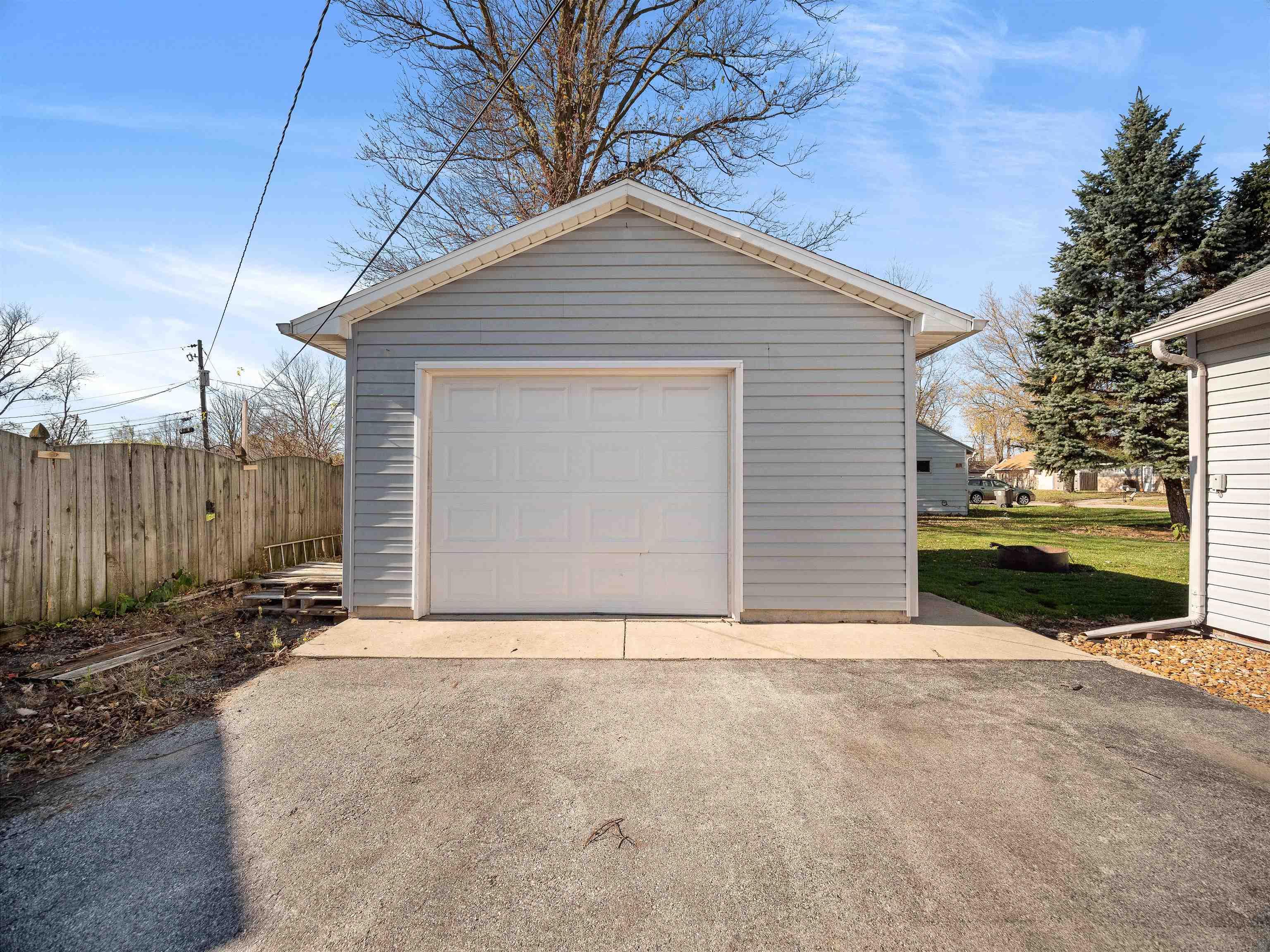 4606 Kyle Road Fort Wayne, IN 46809 - Photo 6 of 31