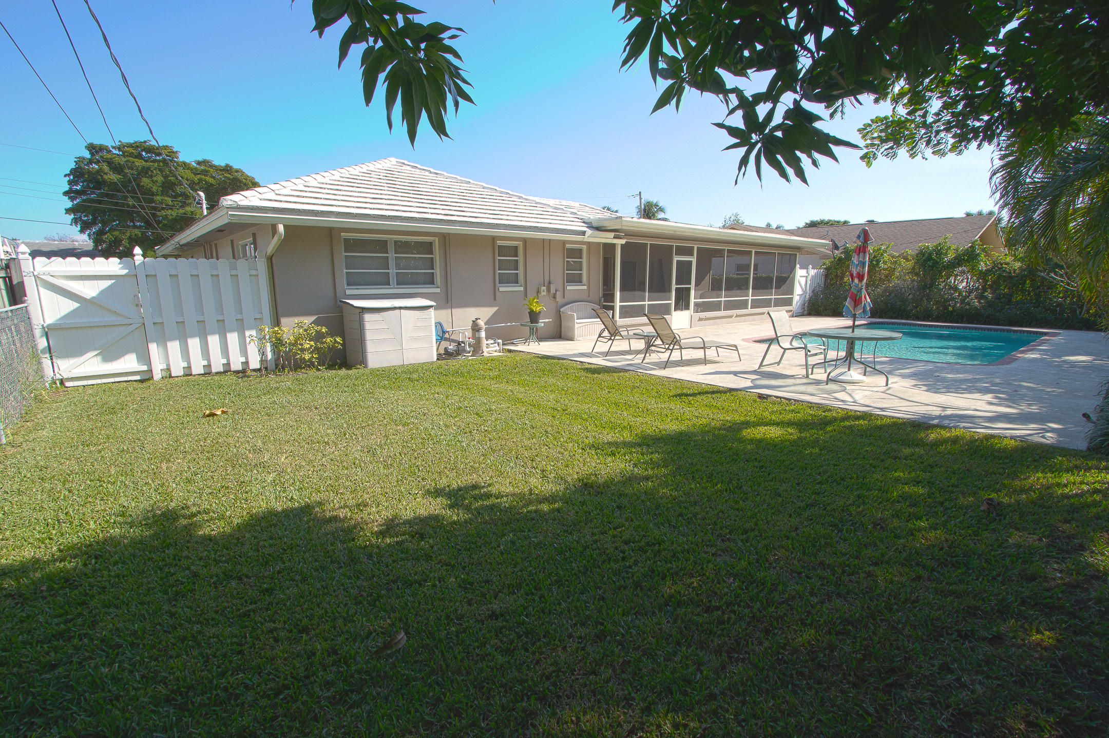 981 Southwest 11th Terrace Boca Raton, FL 33486 - Photo 17 of 17 Backyard