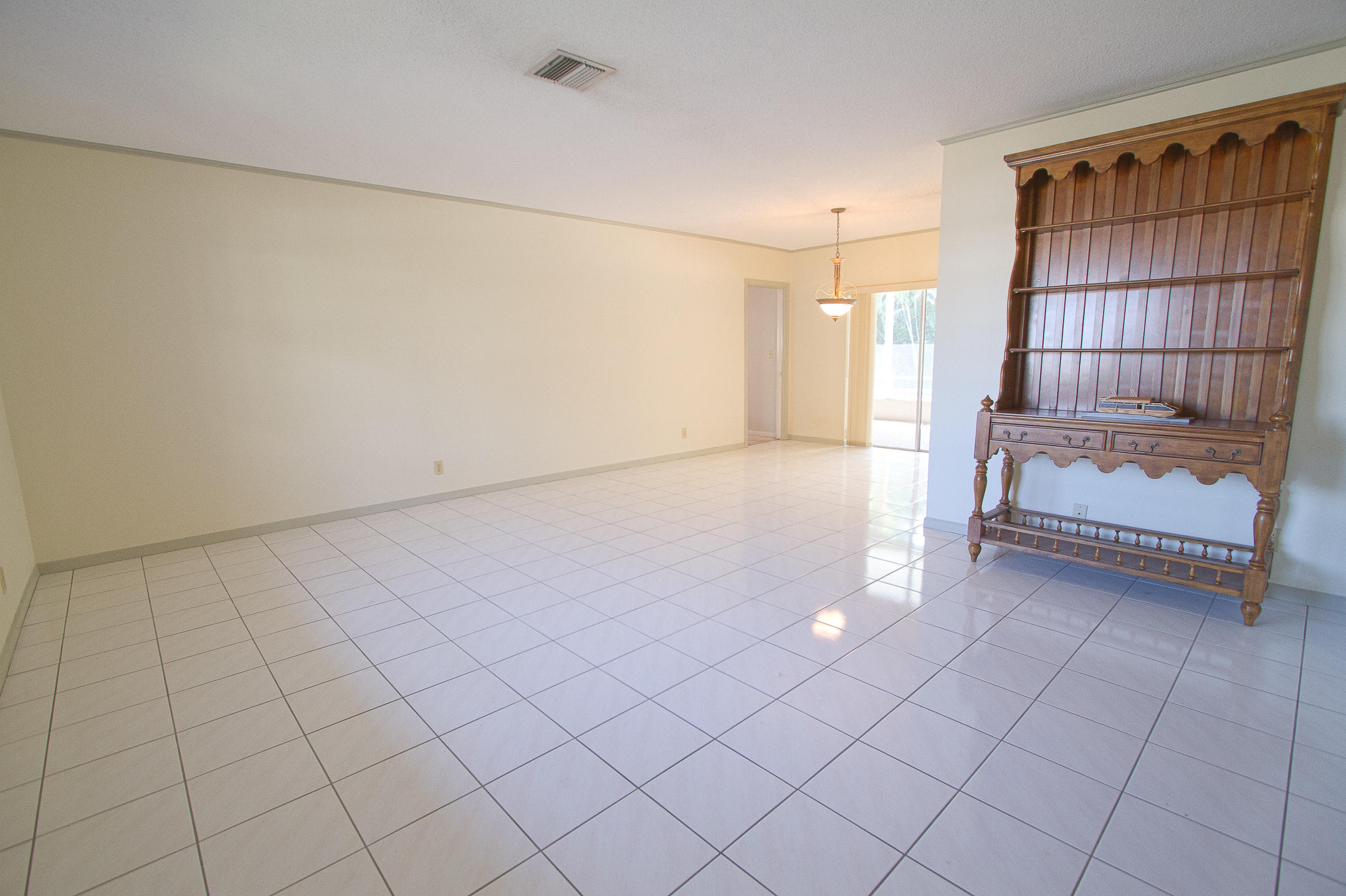 981 Southwest 11th Terrace Boca Raton, FL 33486 - Photo 4 of 17 Living Room