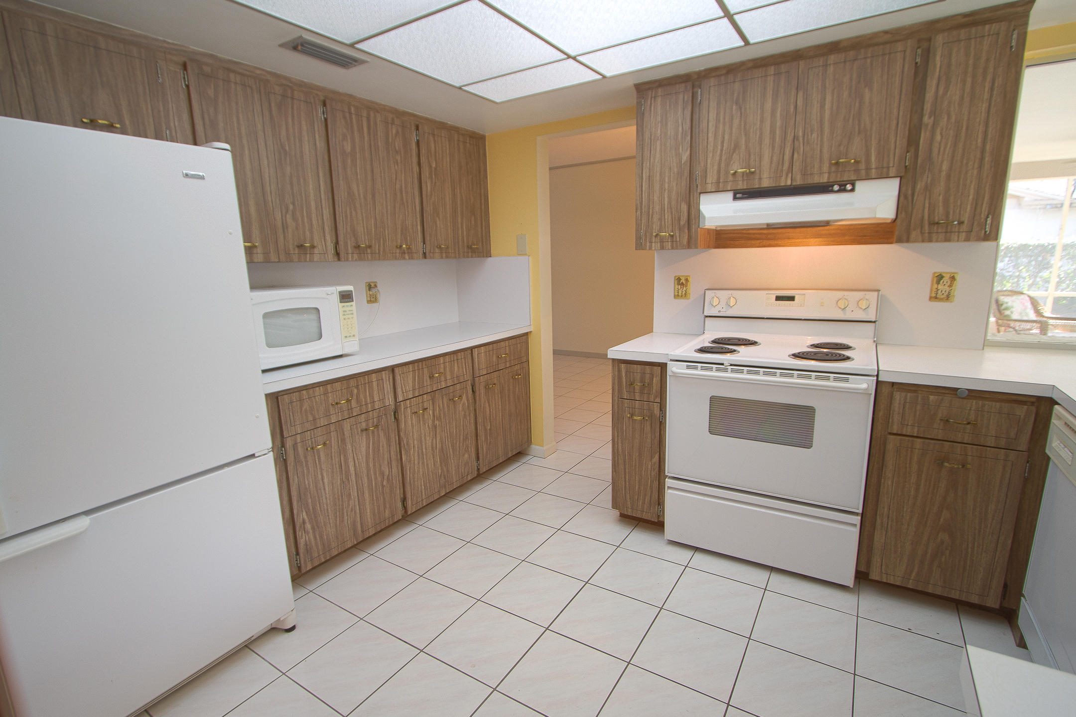 981 Southwest 11th Terrace Boca Raton, FL 33486 - Photo 8 of 17 Kitchen