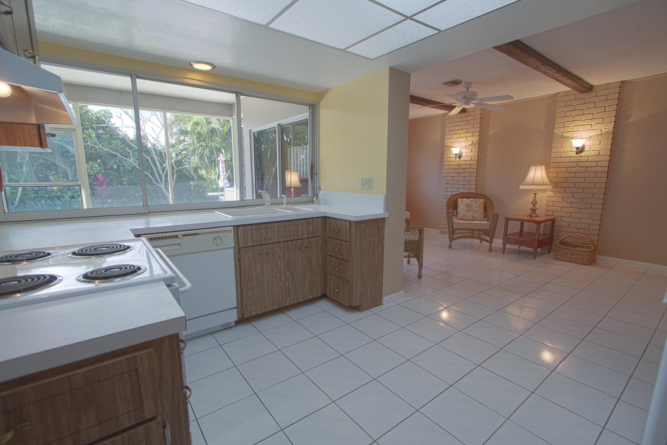 981 Southwest 11th Terrace Boca Raton, FL 33486 - Photo 9 of 17 Kitchen View