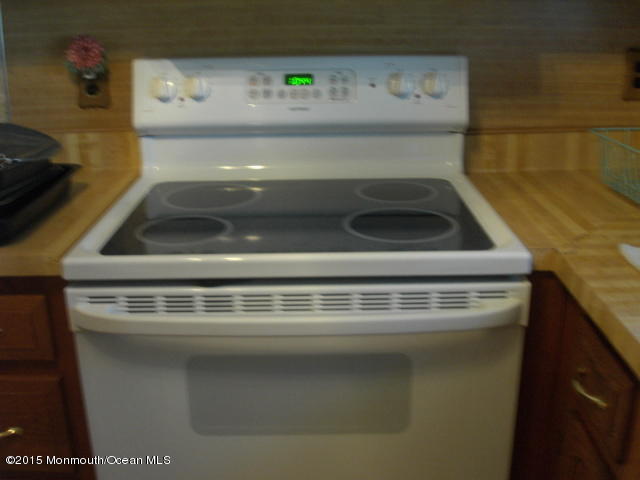 15 B Walnut Road, Unit 15B Manahawkin, NJ 08050 - Photo 11 of 17 15 B Walnut Road 010
