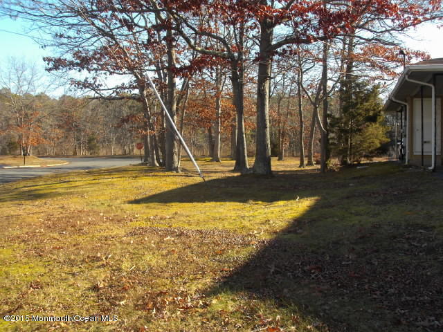 15 B Walnut Road, Unit 15B Manahawkin, NJ 08050 - Photo 3 of 17 15 B Walnut Road 002