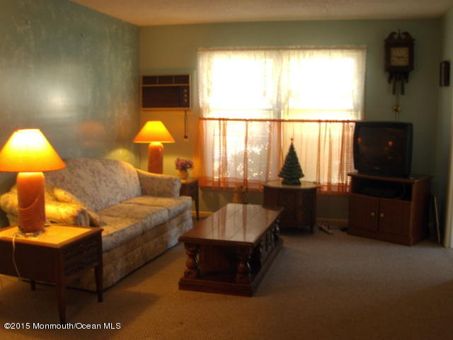 15 B Walnut Road, Unit 15B Manahawkin, NJ 08050 - Photo 8 of 17 15 B Walnut Road 007