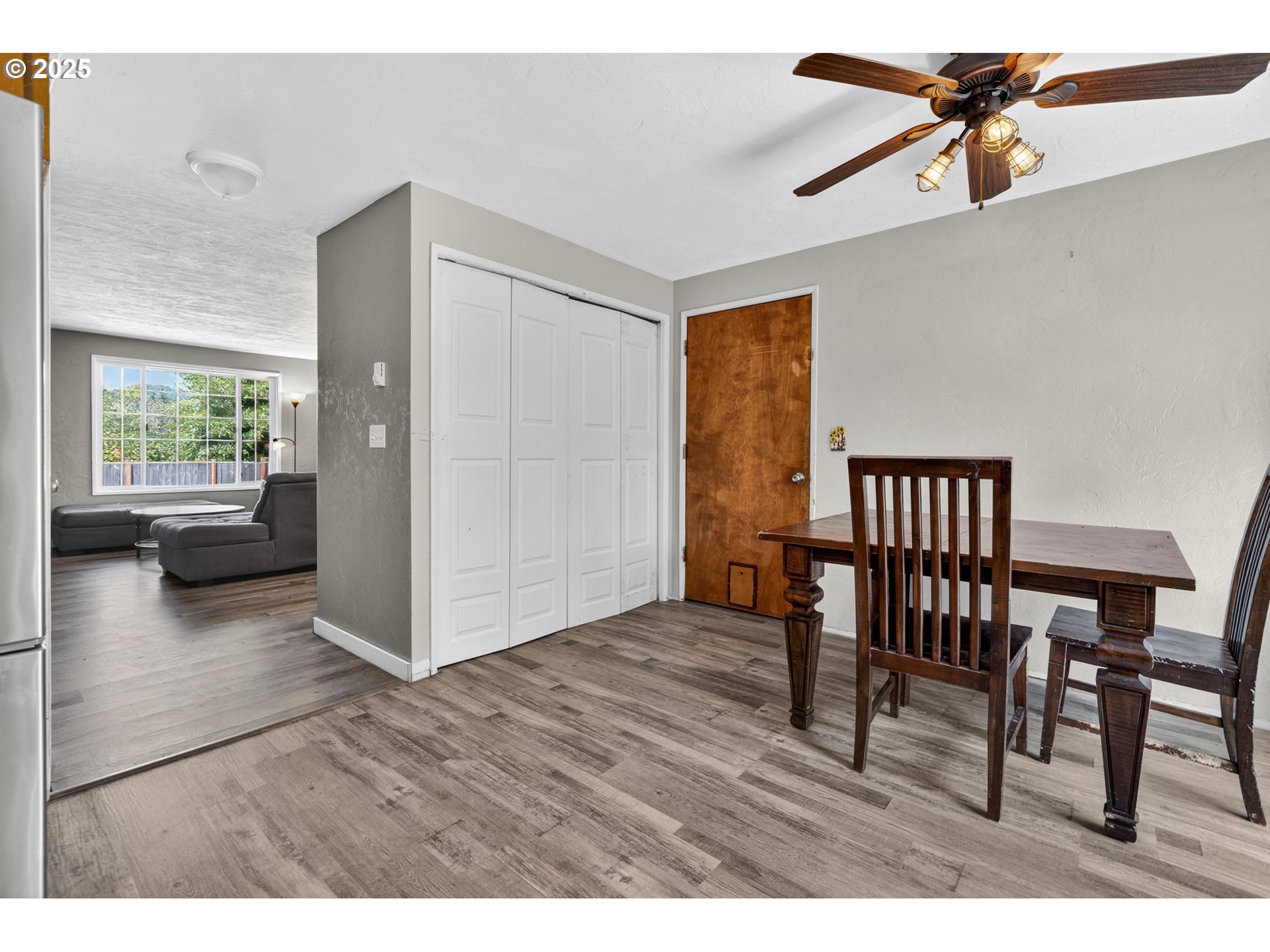 328 74th Street Springfield, OR 97478 - Photo 13 of 36
