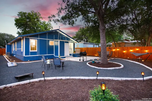 a picture of a park with a large window