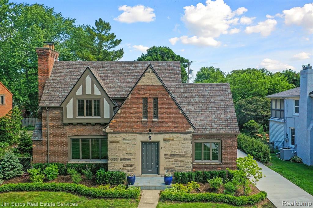 748 Pemberton Road Grosse Pointe Park, MI 48230 - Photo 2 of 37