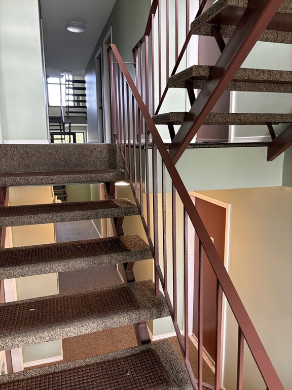 80 Damon Road, Unit 8201 Northampton, MA 01060 - Photo 13 of 19 a view of entryway