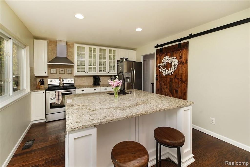 379 Welch Road Northville, MI 48167 - Photo 9 of 22 Gallery Image 9