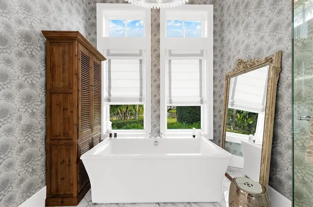 $4,100,000 | 213 North 18th Street West, Bradenton, FL 34205