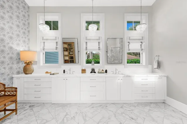 $4,100,000 | 213 North 18th Street West, Bradenton, FL 34205