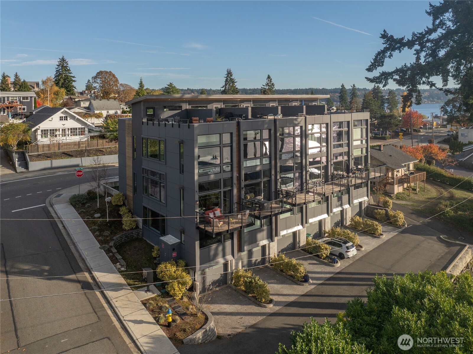 1157 Wheaton Way Bremerton, WA 98310 - Photo 11 of 40