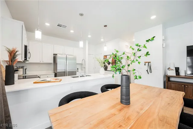 $2,445 | 10777 Passion Hts Street, Unit 69, Las Vegas, NV 89179