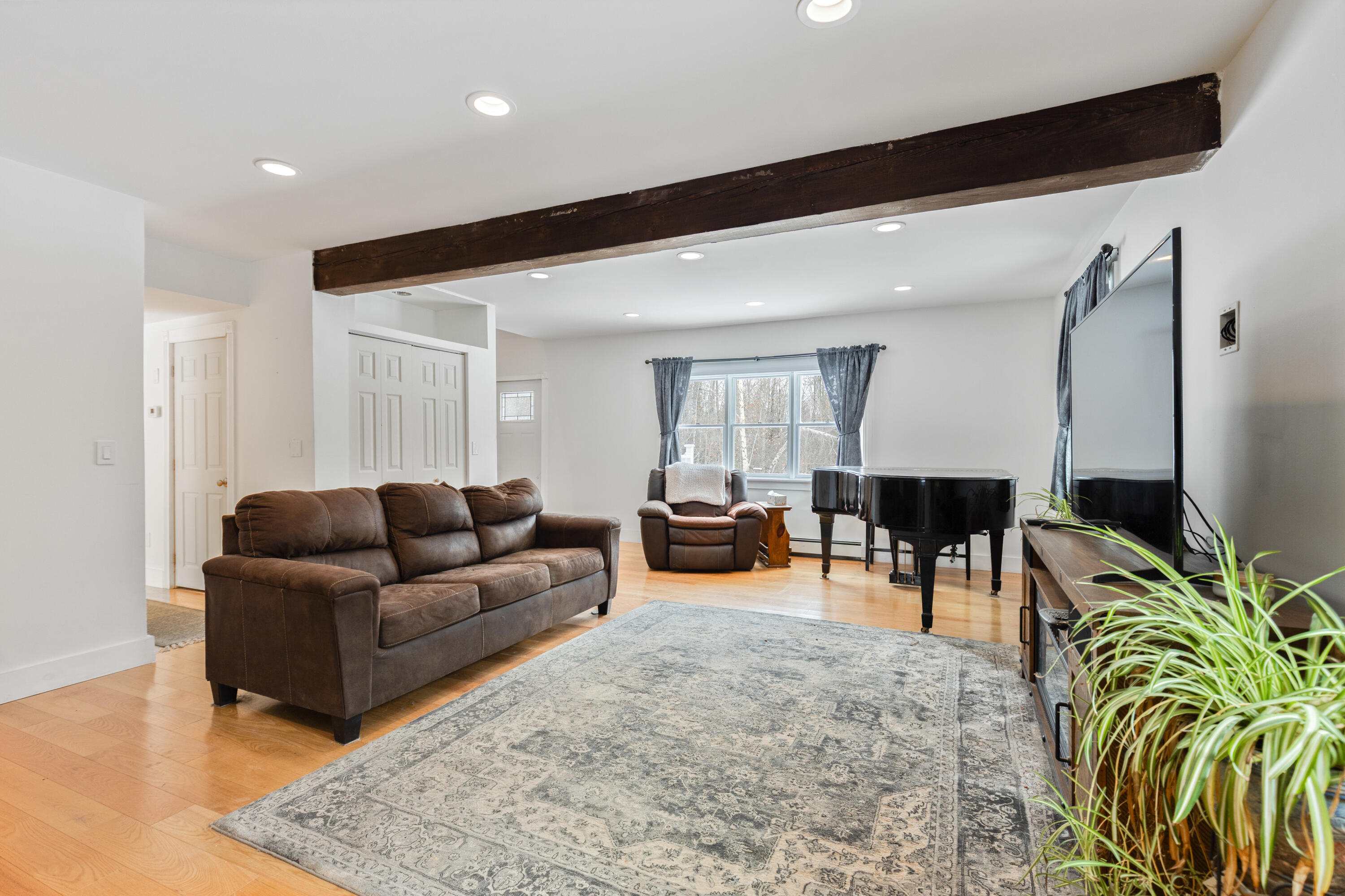 120 Frye Mountain Road Knox, ME 04986 - Photo 16 of 34 Living room