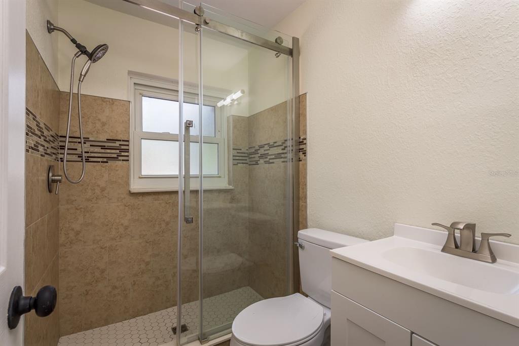 8423 Jackson Springs Road Tampa, FL 33615 - Photo 13 of 38 Gallery Image 13