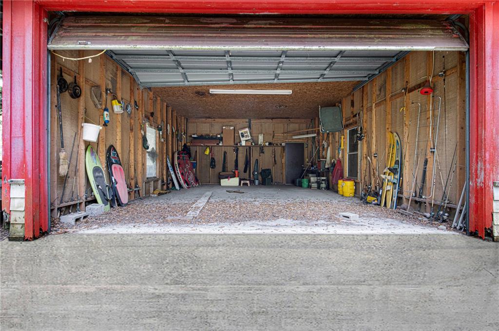 3350 Northeast 125th Terrace Road Silver Springs, FL 34488 - Photo 26 of 47 a view of a room with gym equipment