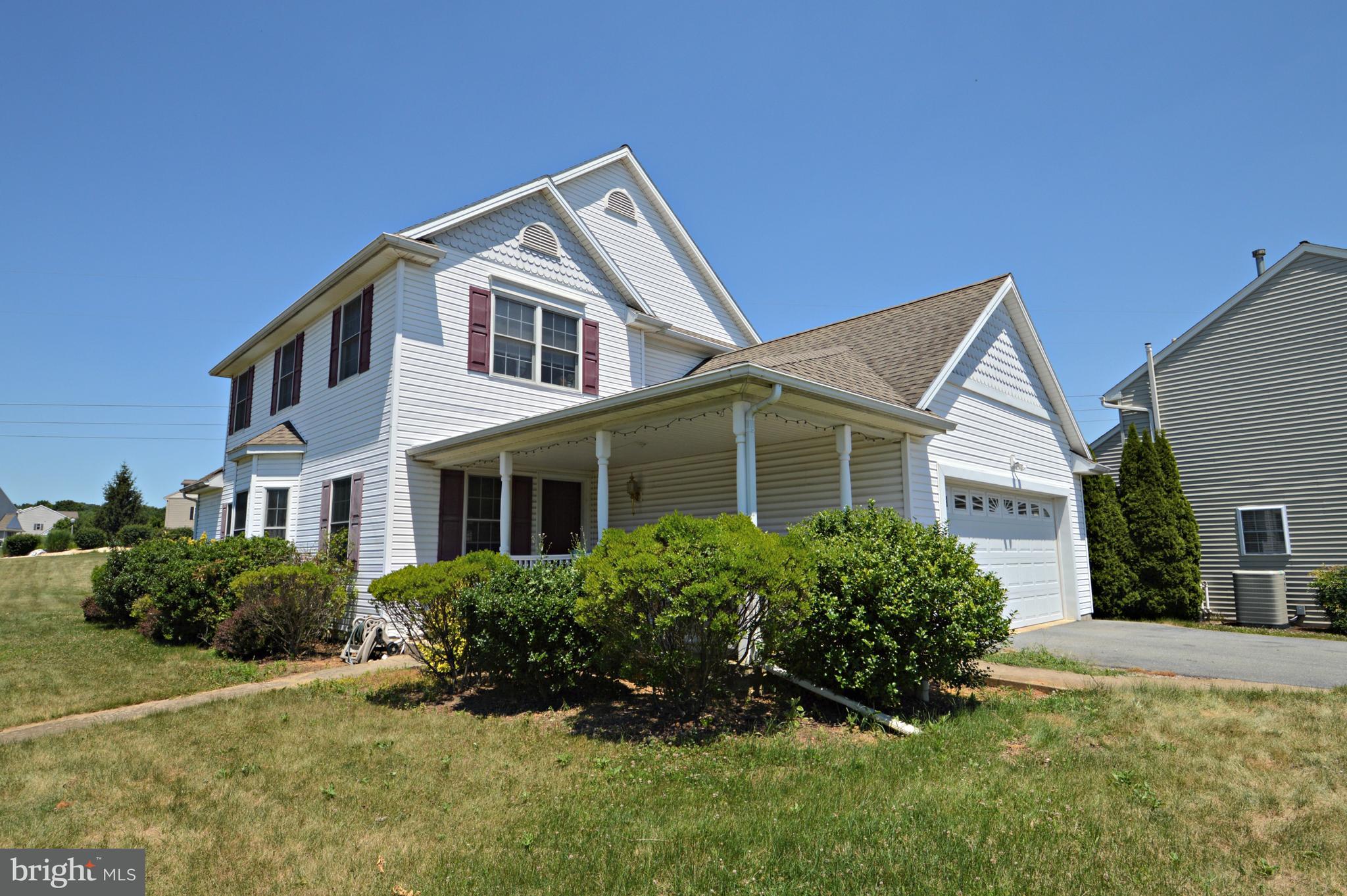 350 Cambridge Lane Lititz, PA 17543 - Photo 2 of 25 Gallery Image 2