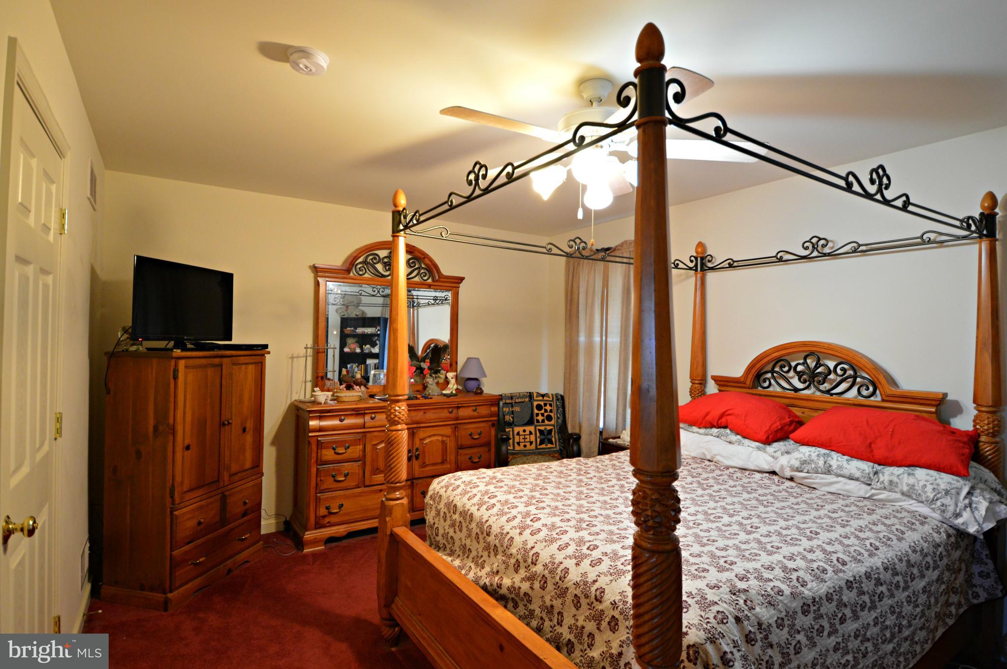 350 Cambridge Lane Lititz, PA 17543 - Photo 13 of 25 Gallery Image 13