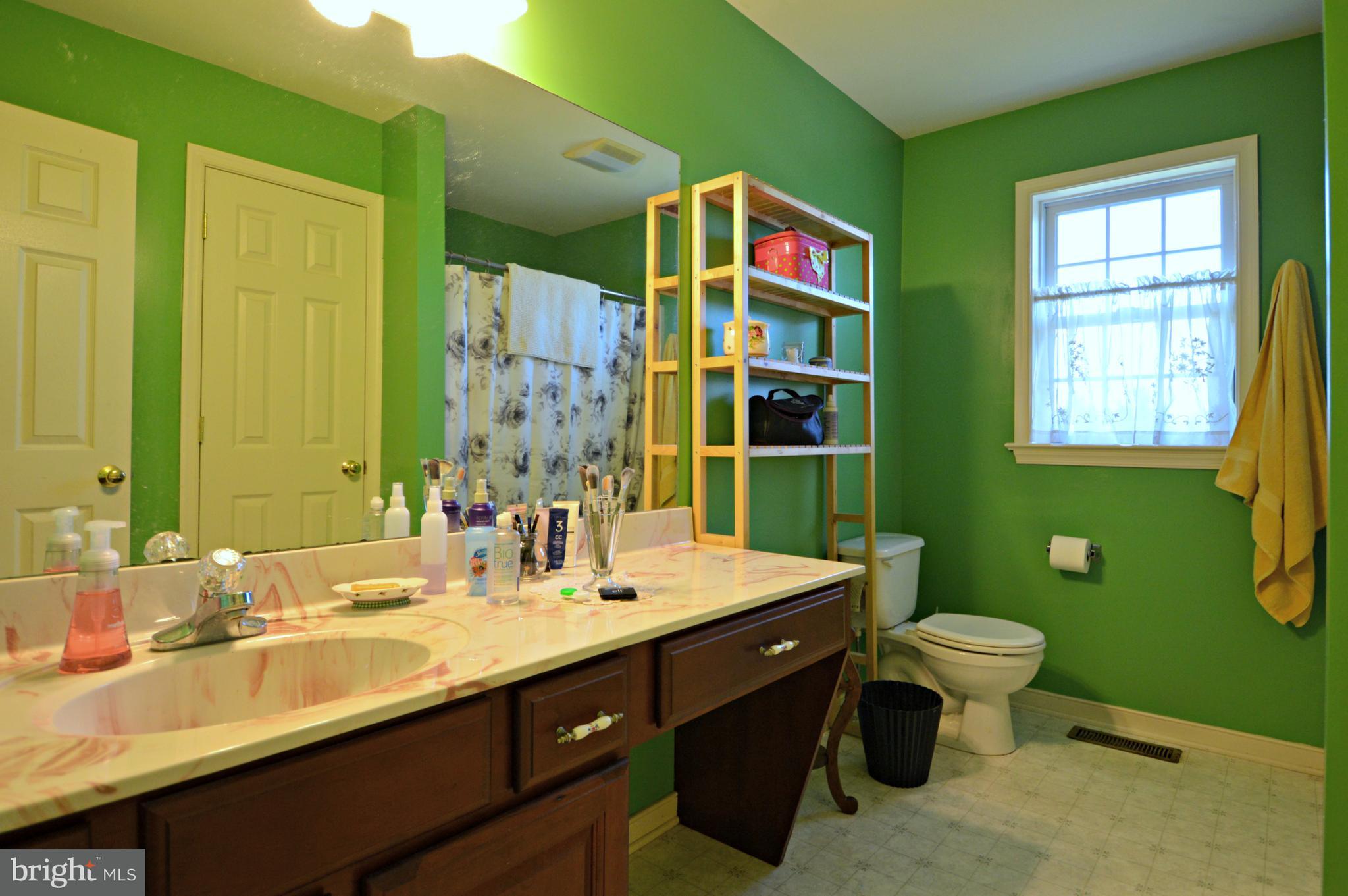 350 Cambridge Lane Lititz, PA 17543 - Photo 15 of 25 Gallery Image 15