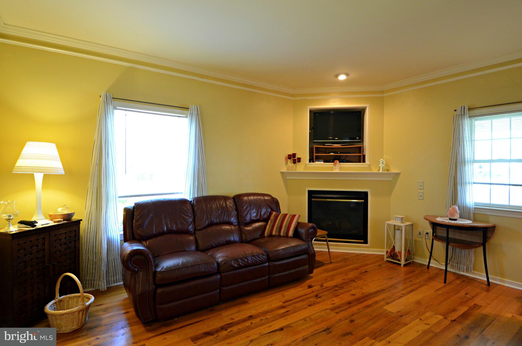 350 Cambridge Lane Lititz, PA 17543 - Photo 8 of 25 Gallery Image 8