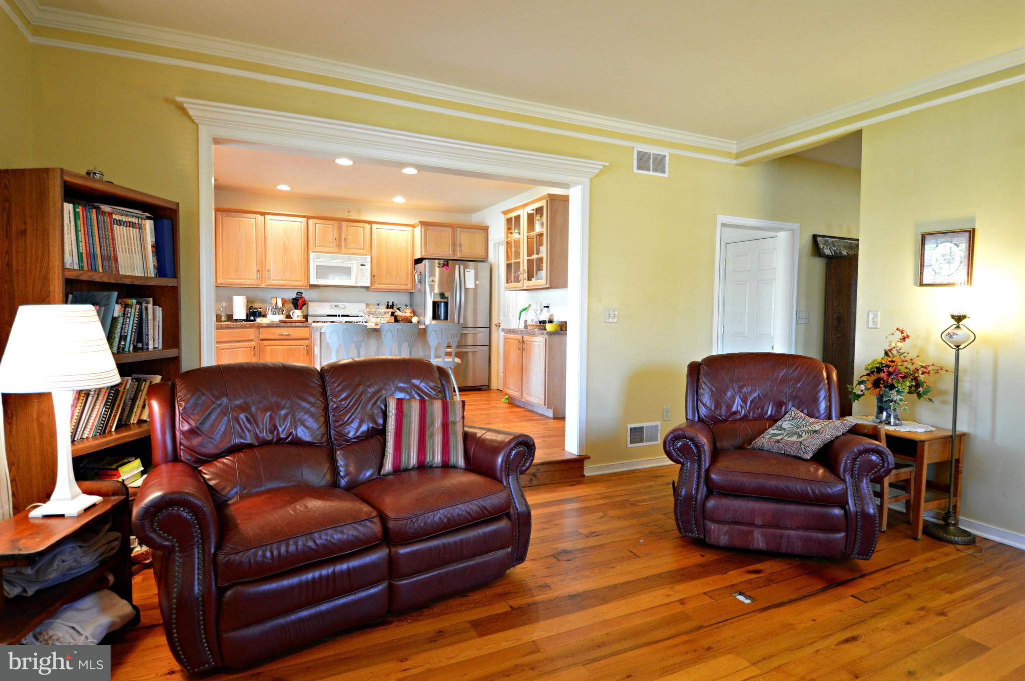 350 Cambridge Lane Lititz, PA 17543 - Photo 9 of 25 Gallery Image 9