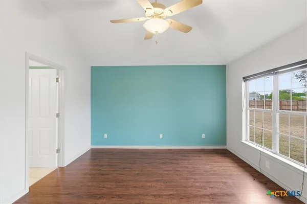 $399,000 | 197 Thomas Drive, Martindale, TX 78655