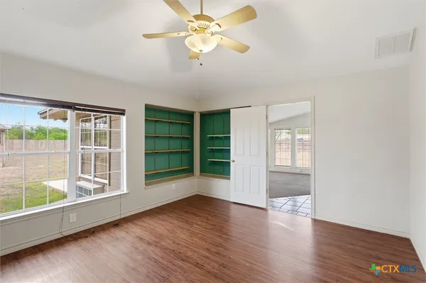 $399,000 | 197 Thomas Drive, Martindale, TX 78655