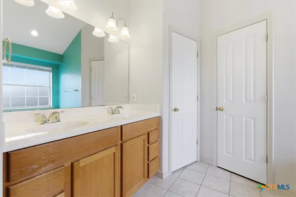 $399,000 | 197 Thomas Drive, Martindale, TX 78655