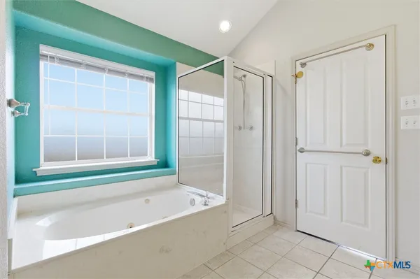 $399,000 | 197 Thomas Drive, Martindale, TX 78655