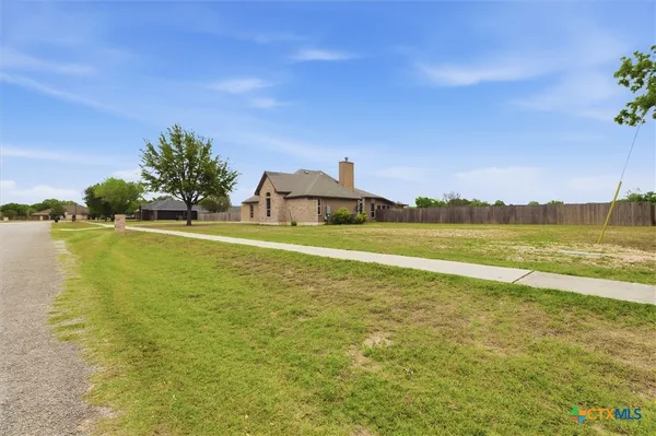$399,000 | 197 Thomas Drive, Martindale, TX 78655